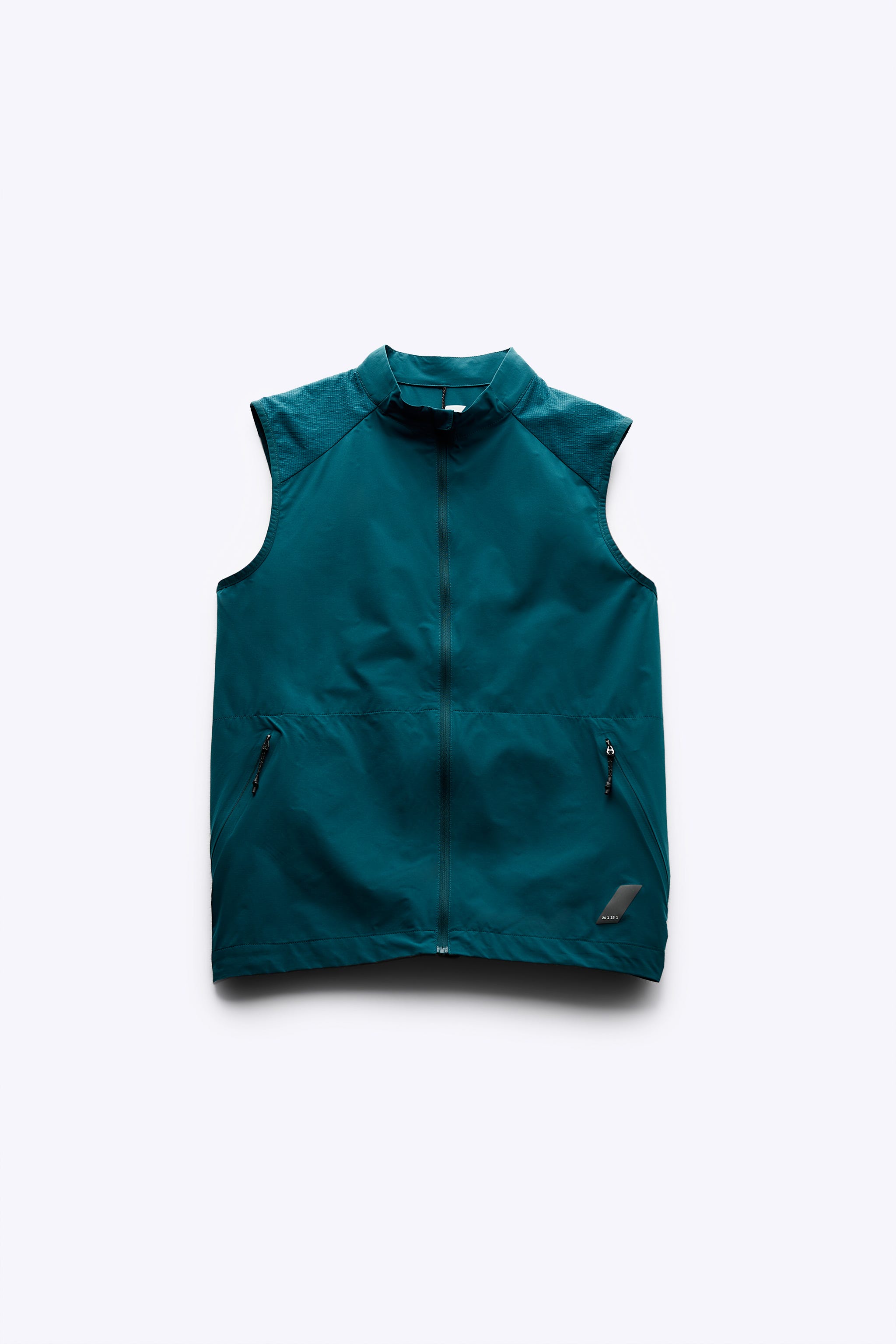 chaleco de la colección deportiva athleticz de zara