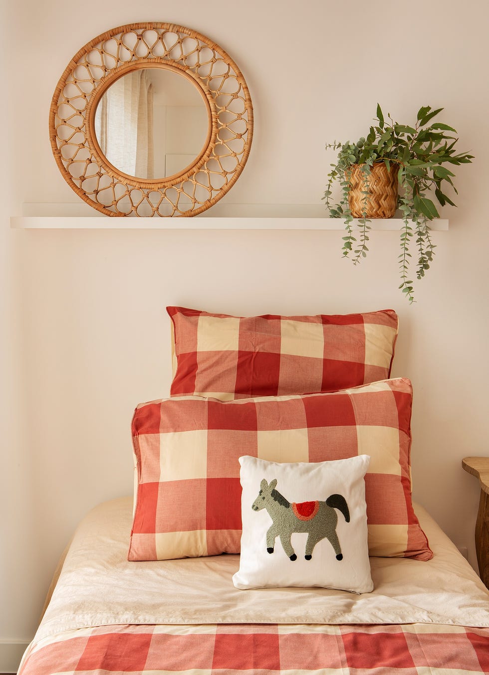 ropa de cama infantil a cuadros rojos