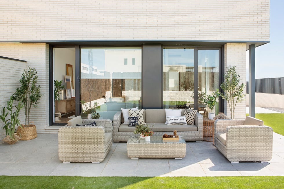 terraza con mobiliario de exterior