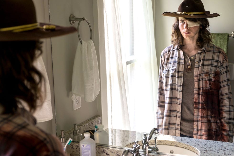 chandler riggs as carl grimes, the walking dead season 8