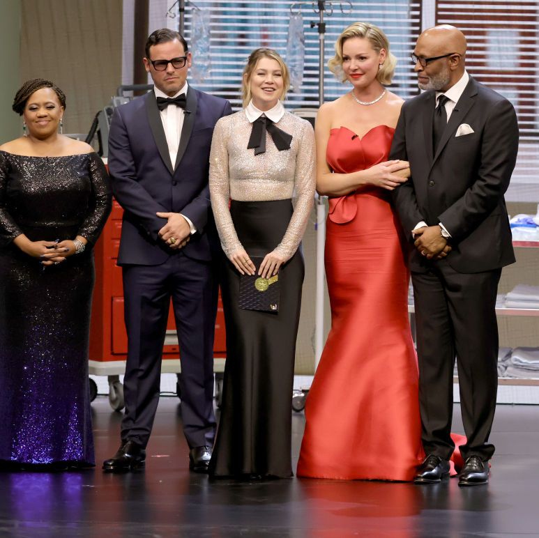 The Cast of Grey's Anatomy Had a Huge On-Stage Reunion at the Emmys