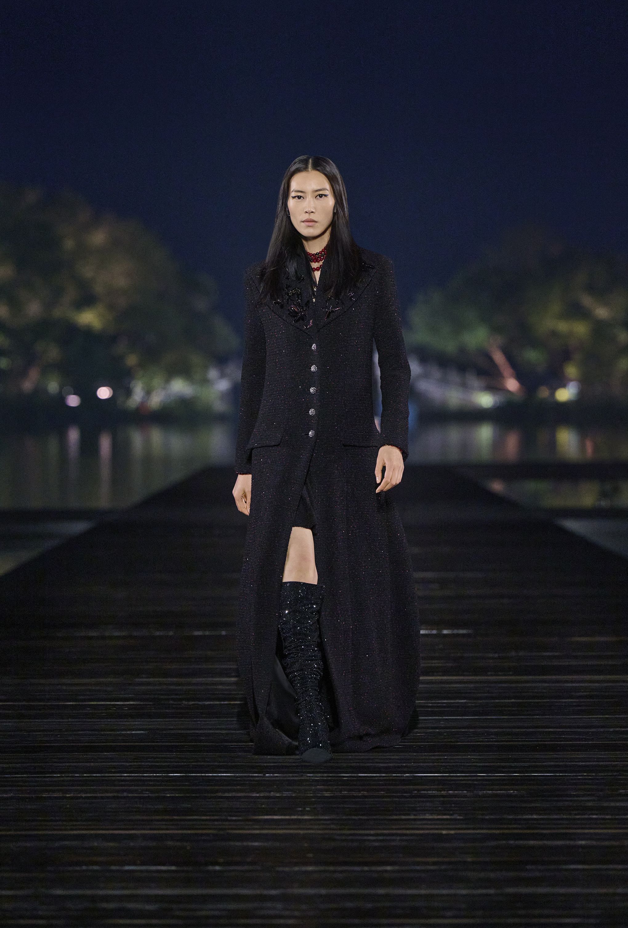 CHANEL 2024/25年 メティエダール コレクション ピアス シャネル】2024/25 年 メティエダール コレクションを発表｜静謐