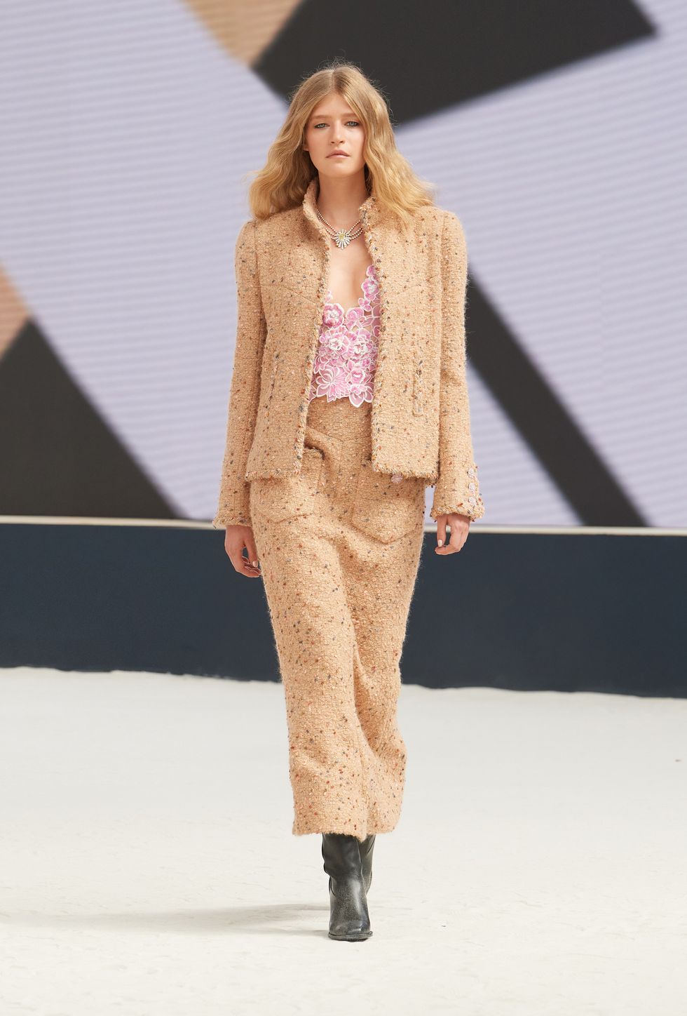 In pics: Chanel's haute couture FW22/23 show is one for the books –  Emirates Woman
