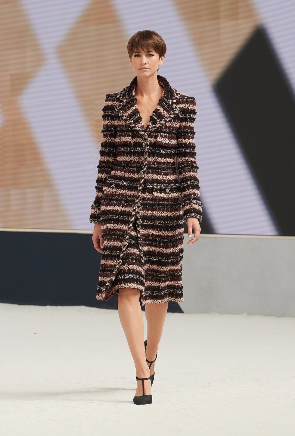 Chanel Fall-Winter 2022/23: Classic yet contemporary couture done right
