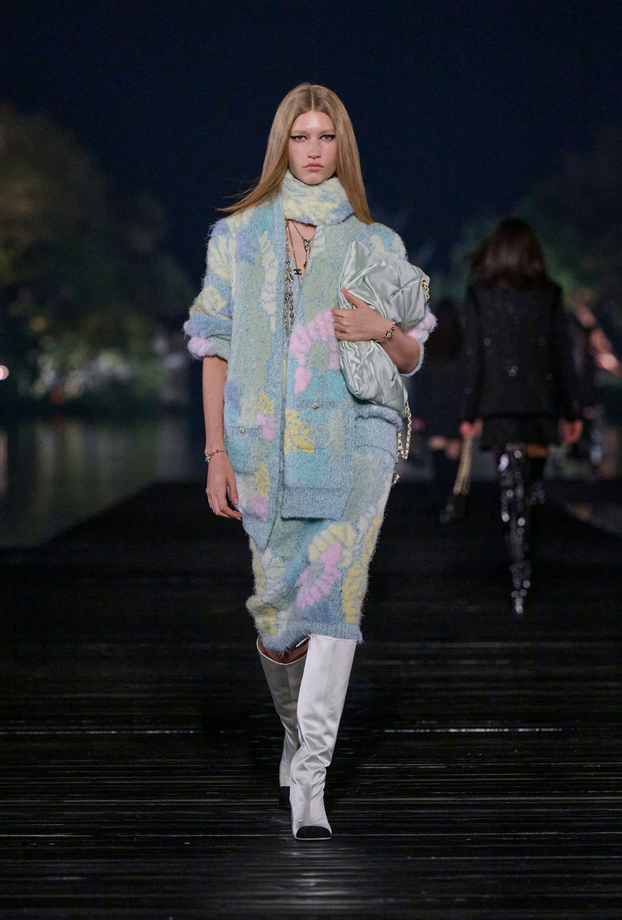 【ハンサムにしたい日に♪】CHANEL  25-26AW   スニーカー Chanel Dreams Up a Celebration of Past and Present in China