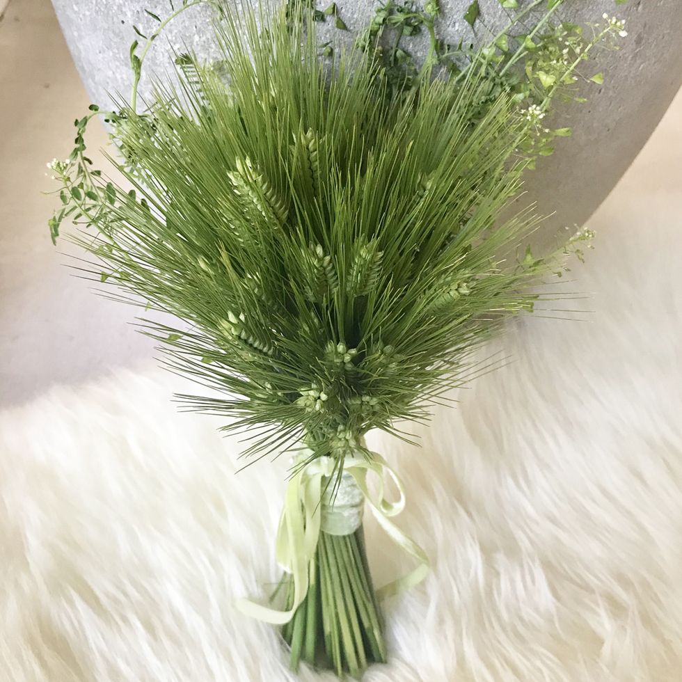 Grass, Plant, Flower, Bouquet, Grass family, Flowerpot, Georgia pine, Artificial flower, Vase, Herb, 