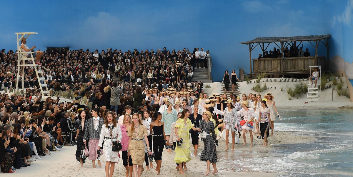 Chanel opens a pop-up beach lounge to be perfect even on the beach 