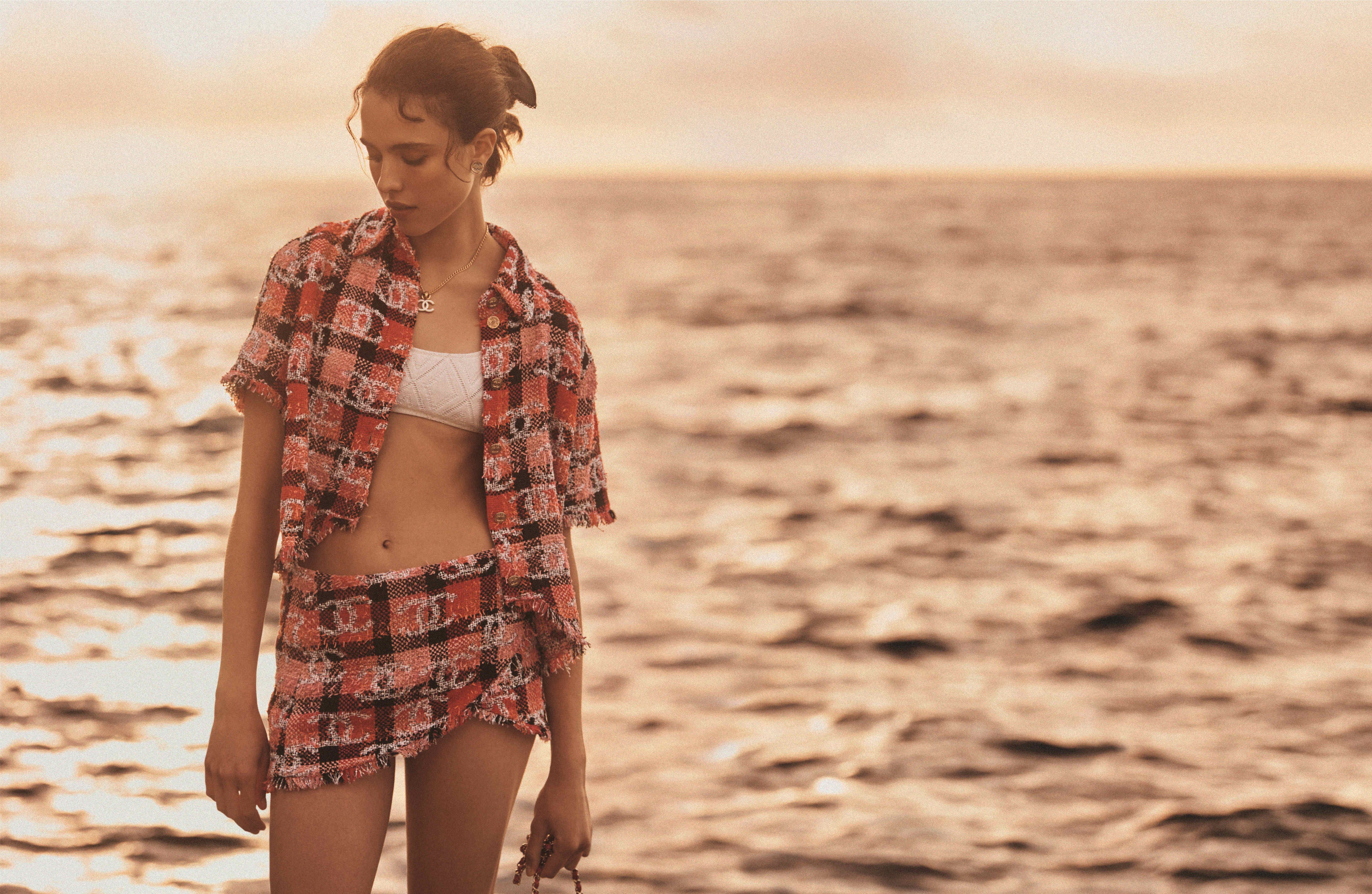 Chanel打造夢幻珍珠泳裝、托特包！Chanel 2022 Coco Beach系列