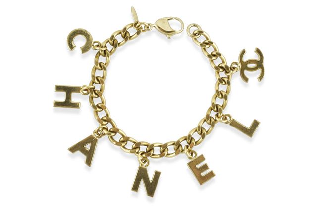 Jewellery, Bracelet, Fashion accessory, Body jewelry, Metal, Circle, Necklace, Chain, 