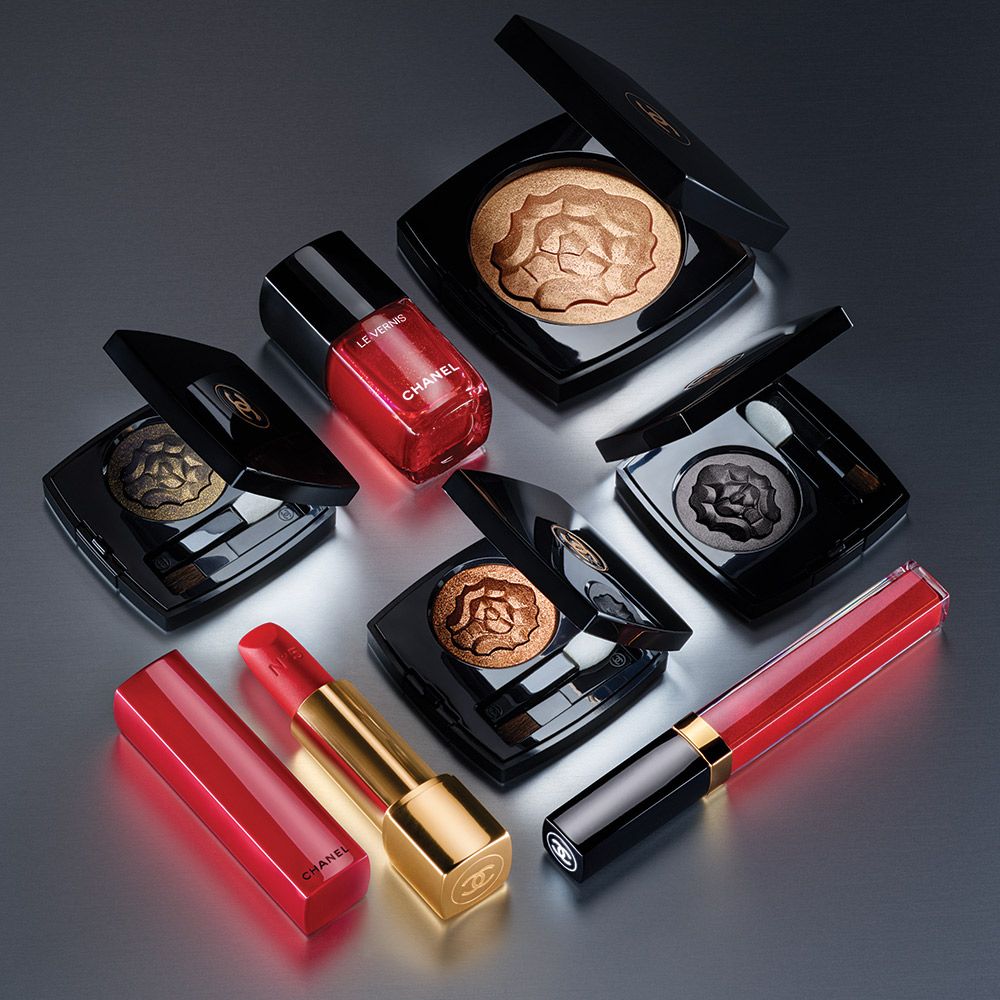 Chanel's N°5 lipstick is launching for party season - Maximalisme de Chanel  Christmas make-up collection 2018