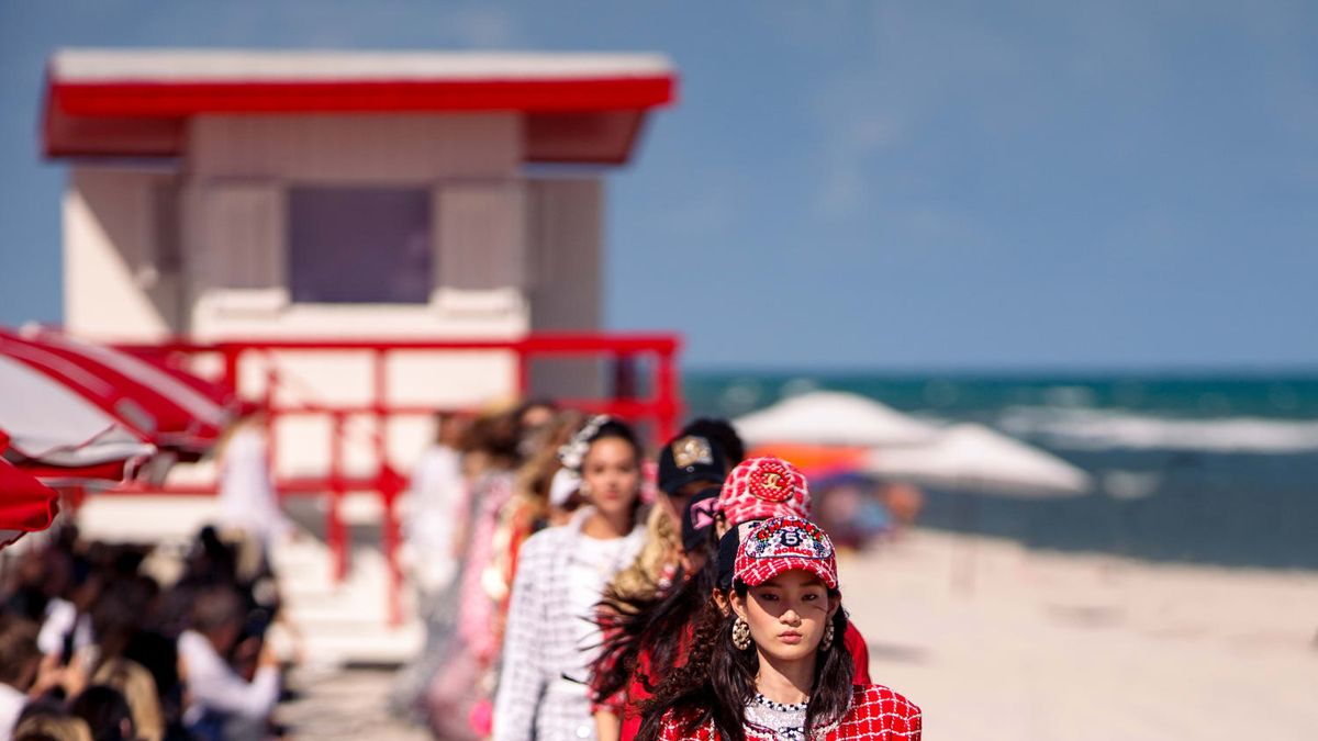 preview for Chanel Cruise 2022 2023: il teaser della sfilata a Miami