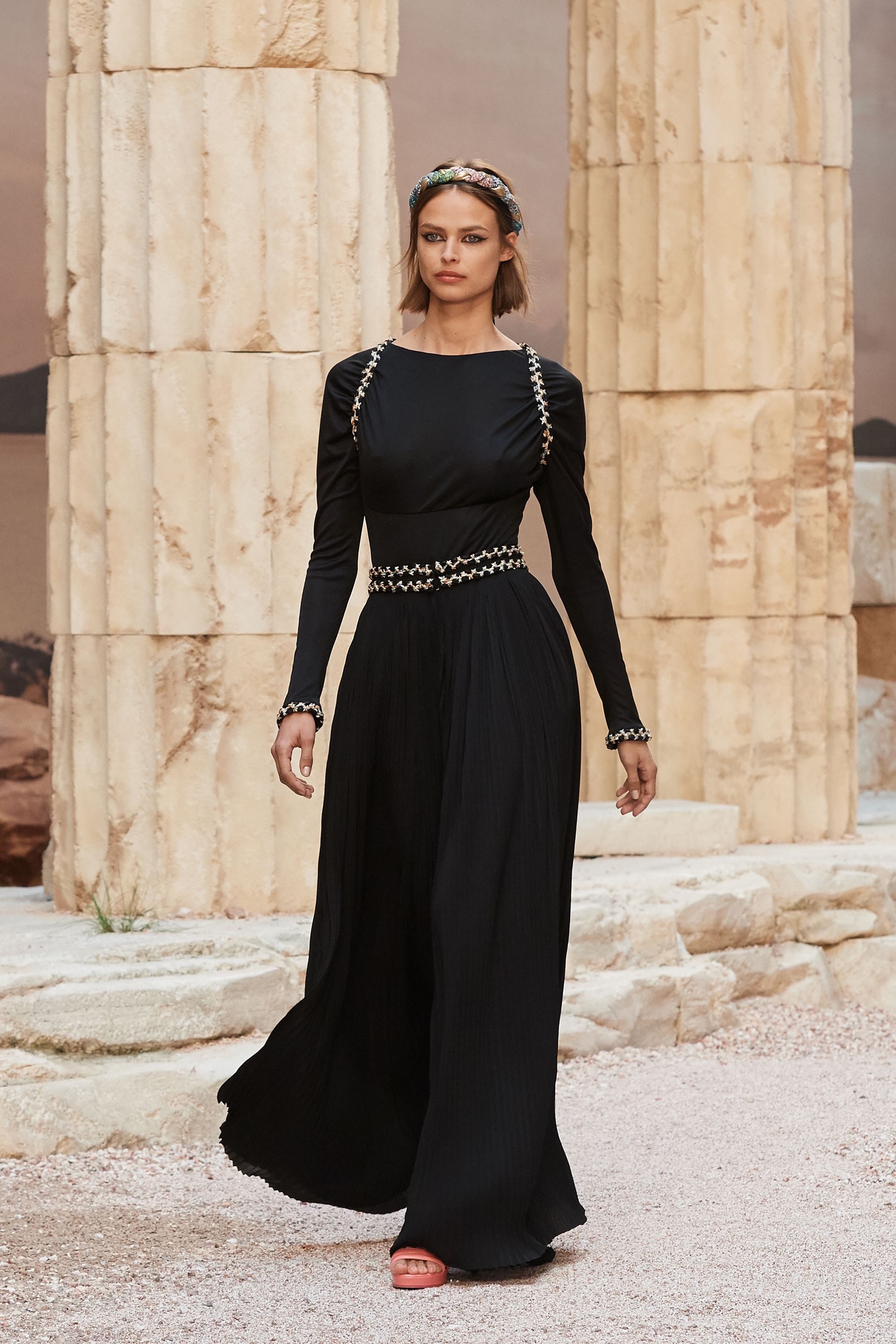 Chanel Cruise 2018 Collection Chanel Cruise 2018 Ancient Greece in Paris