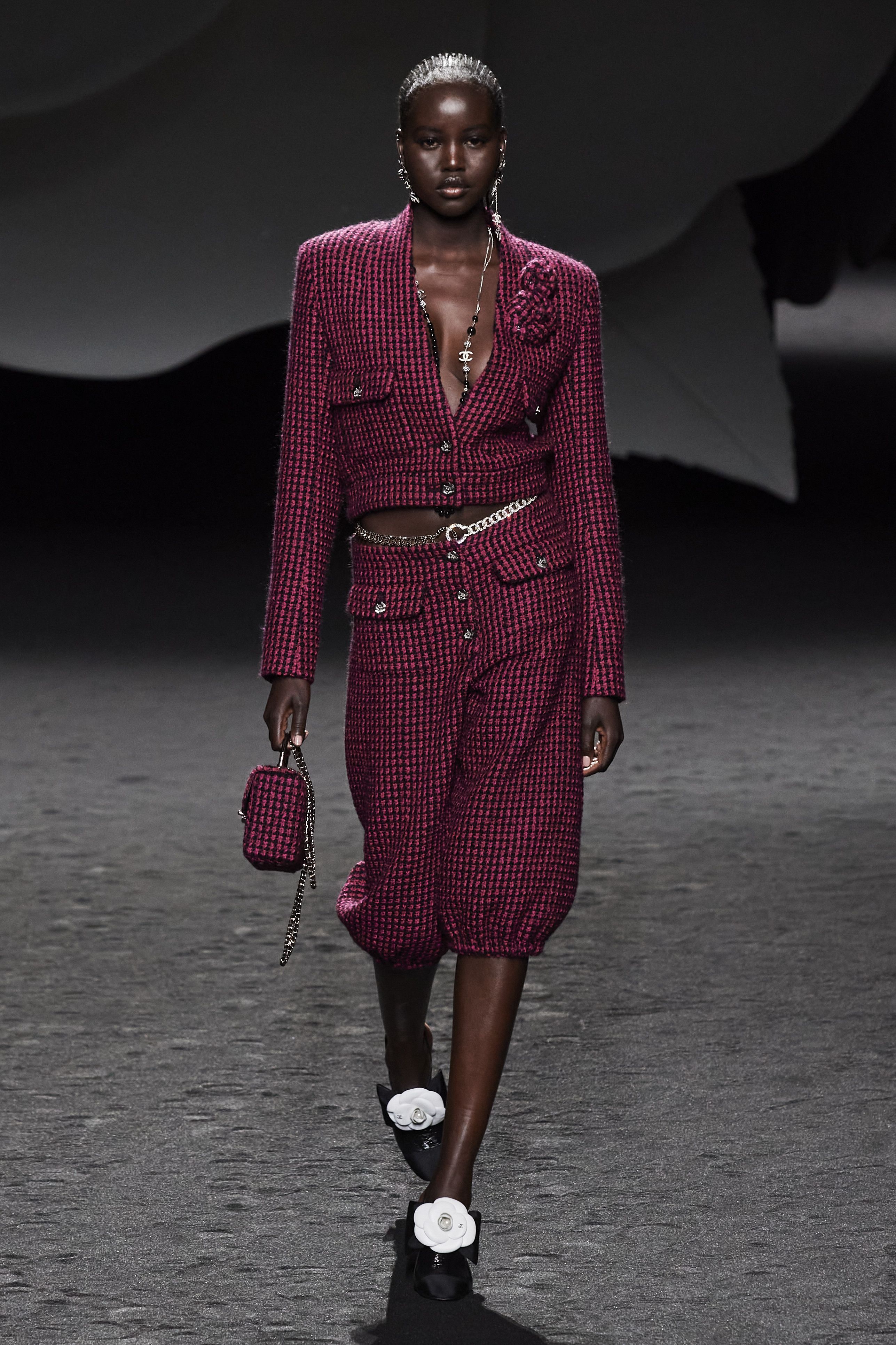 chanel-look-001-fw-2023-24-hc-