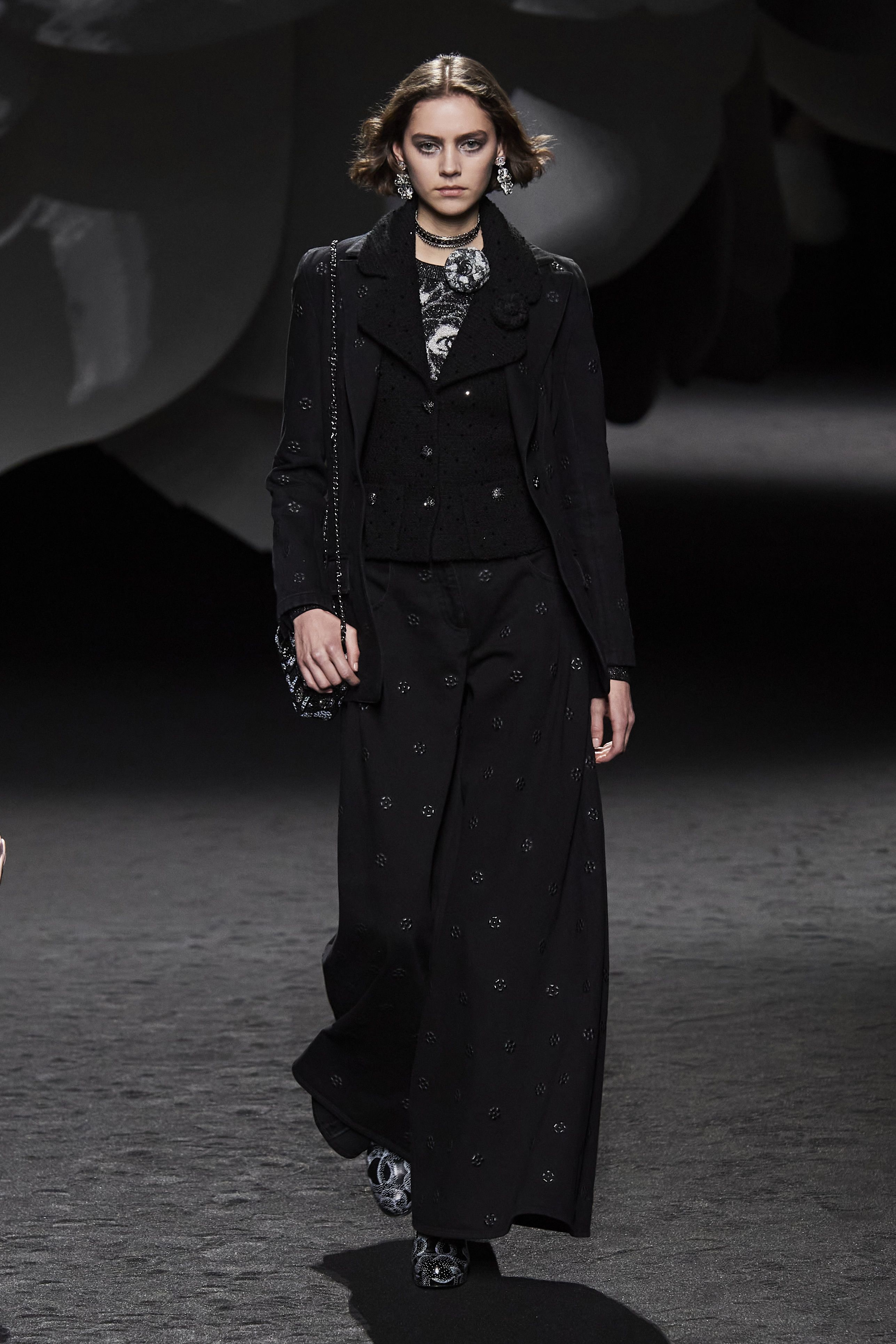 シャネル(CHANEL)2023秋冬コレクション | ファッション | ELLE シャネル(CHANEL)2023秋冬コレクション | ファッション | ELLE