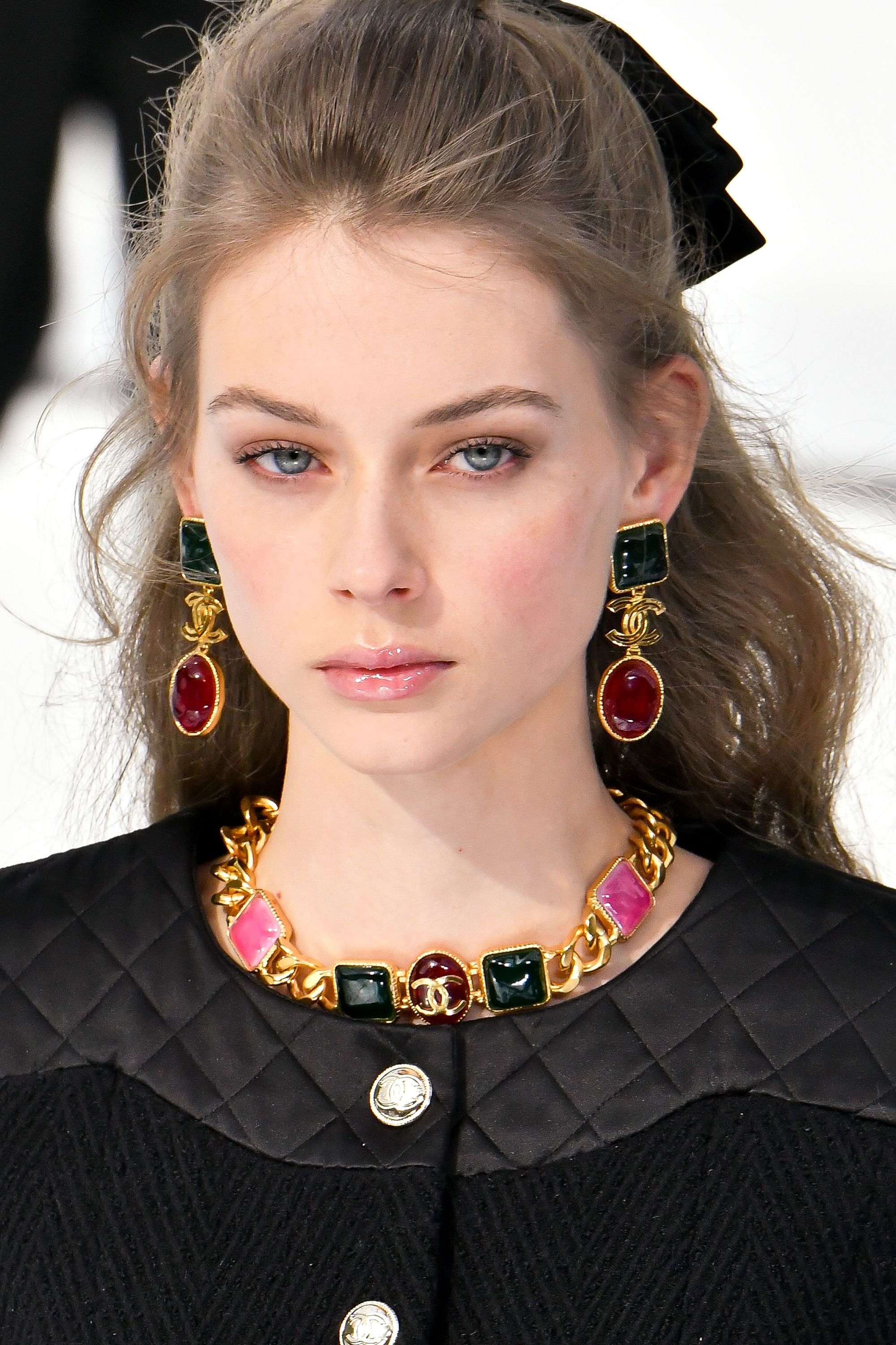 June Outfit Ideas 2020 - StyledJen  Chanel earrings, Earrings outfit, Lock  necklace