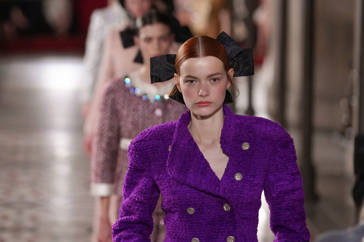 Moda donna vestiti 2025 look Chanel Haute Couture