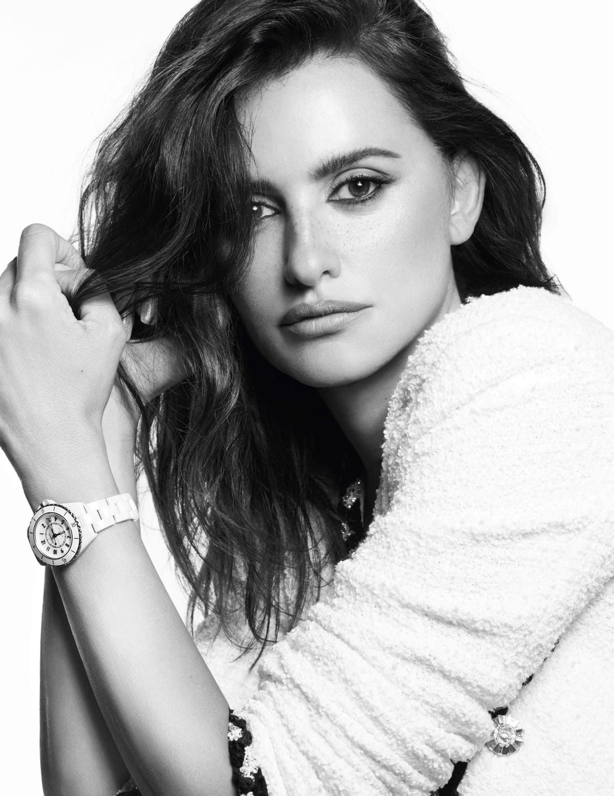 preview for Penélope Cruz y su idilio con Chanel