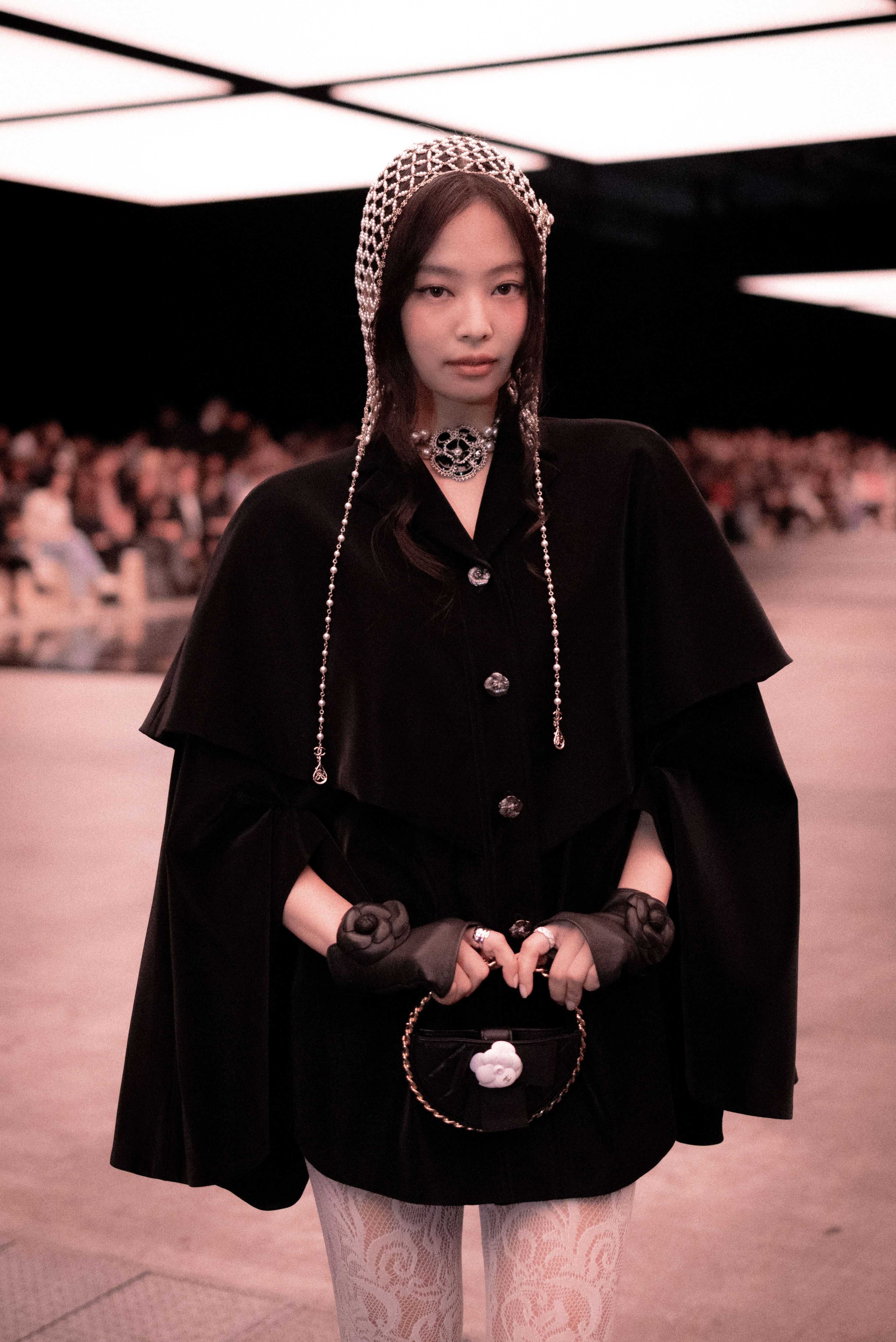BLACKPINK Jennie Serves Y2K Realness at the Chanel 2022 Spring Fashion Show   KpopStarz