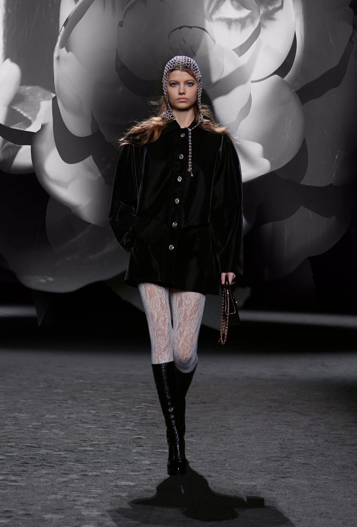 【きちんとコーデに♢カメリア付き】CHANEL *バレリーナ カメリアと小松菜奈が魅せるロマン。シャネル 2023/24年秋冬