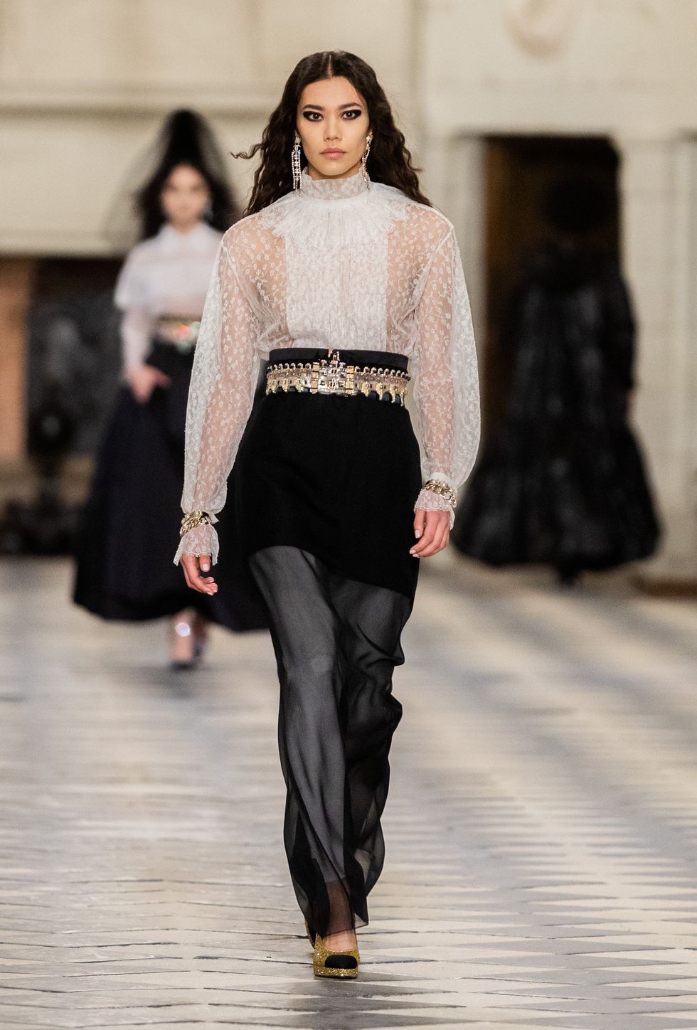 Lace tights and leather skirts: Style tips to take away from Chanel's  Metiers d'Art show