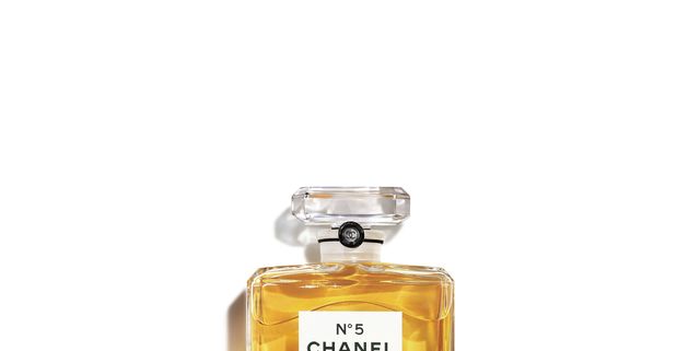 The Fascinating History Behind the Chanel No.5 Bottle - Hashtag Legend
