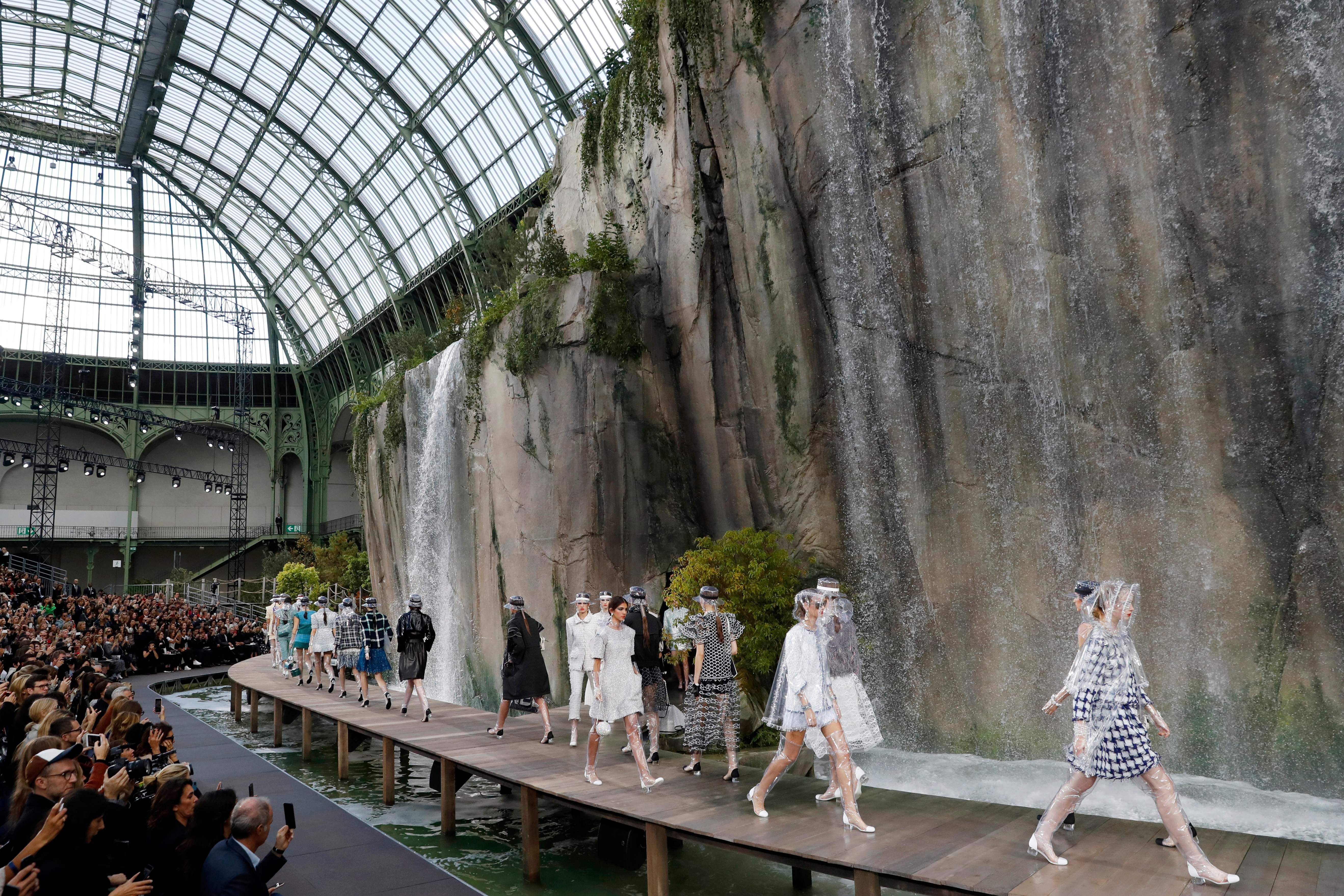 diseño de escenario de pasarela de desfile de moda