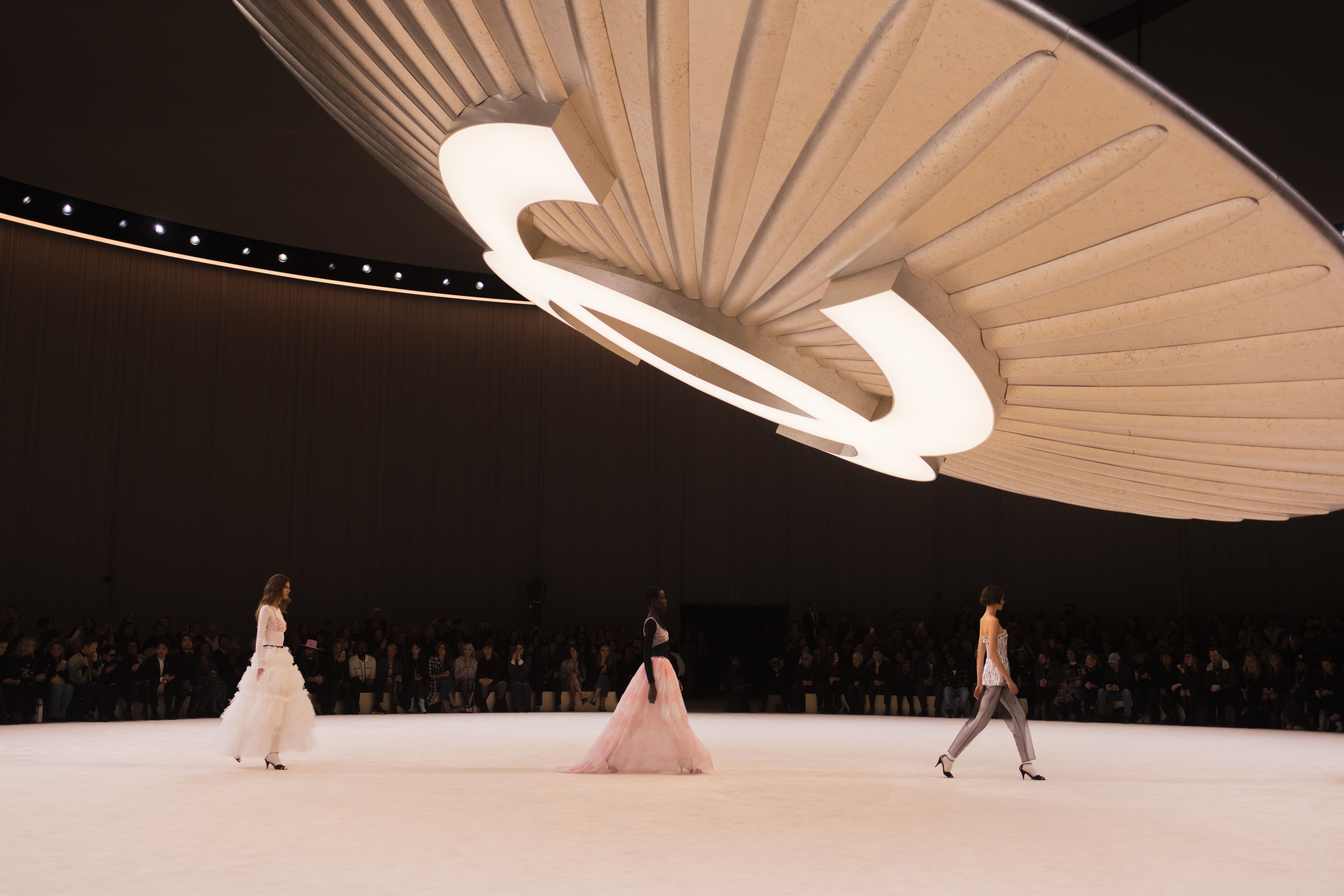 【一歩で魅せる、パリのエレガンス】CHANEL バレリーナ CHANELバレリーナ