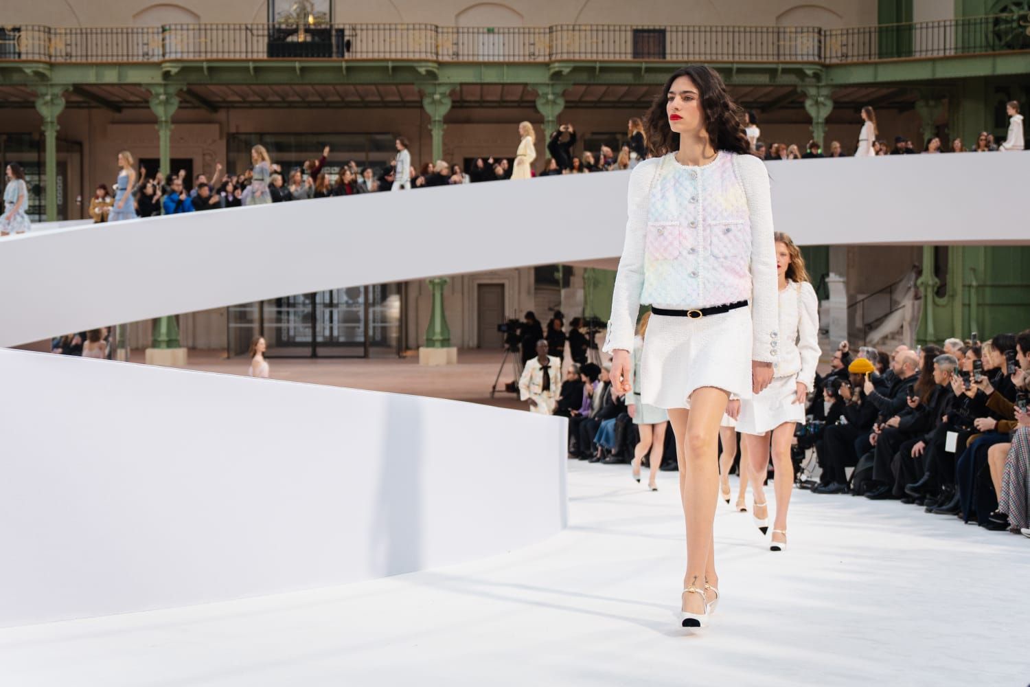 chanel-ss25hc-show-ambiance-