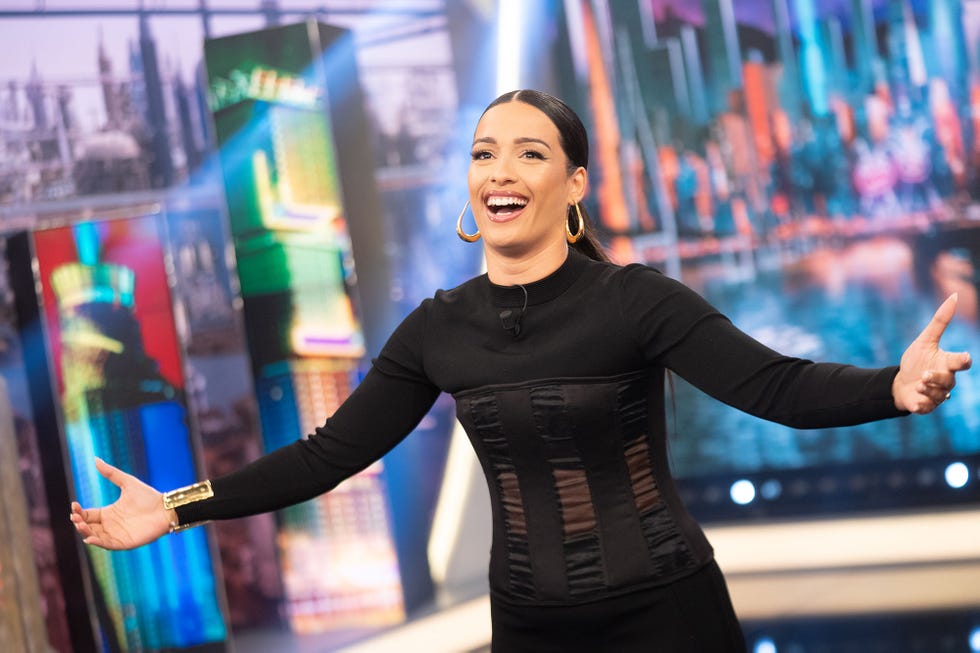 la cantante en el plato de antena 3