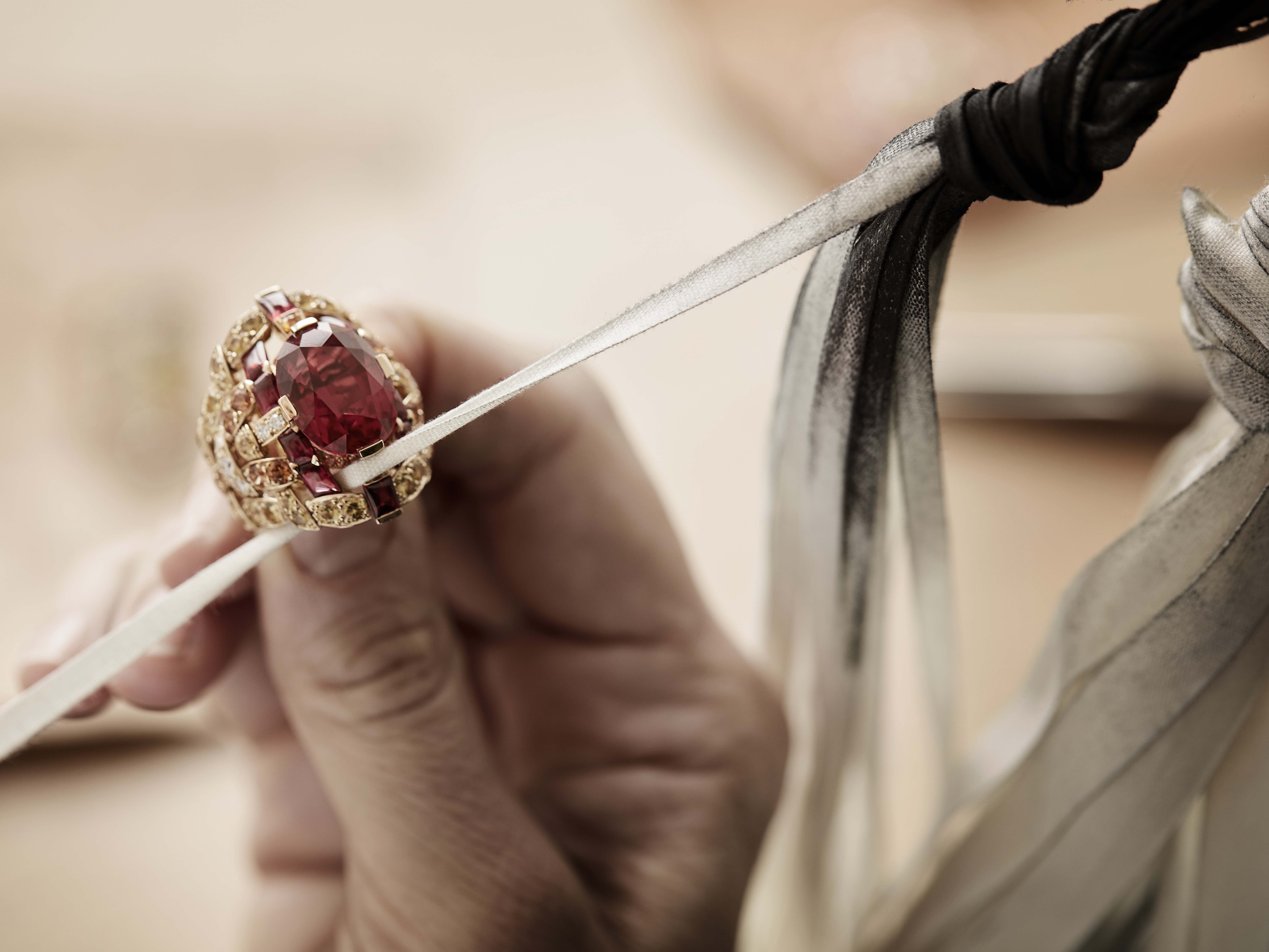 TWEED DE CHANEL” High Jewelry collection in London - ZOE Magazine