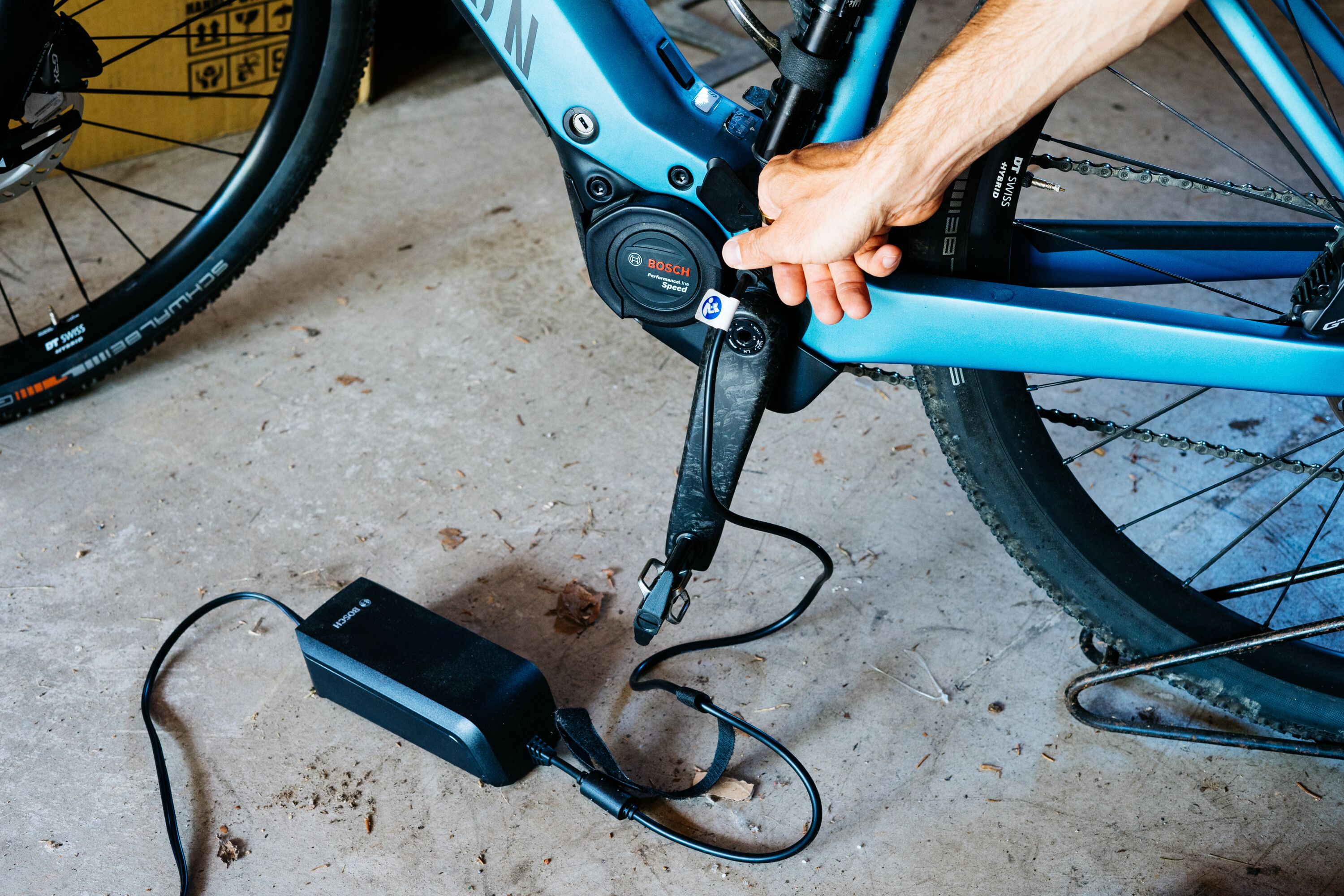 How long does it take to charge the battery of a hybrid e-bike?