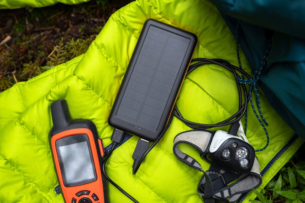 charging electronic devices with a usb power bank