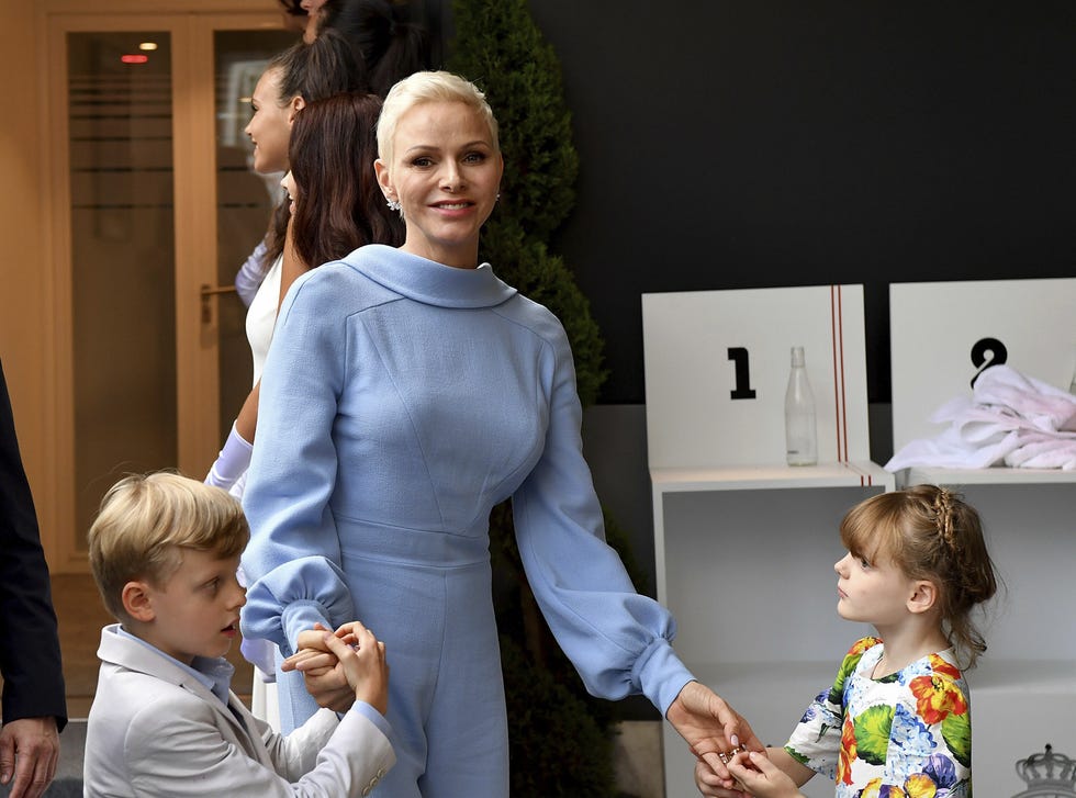charlene de monaco y sus hijos
