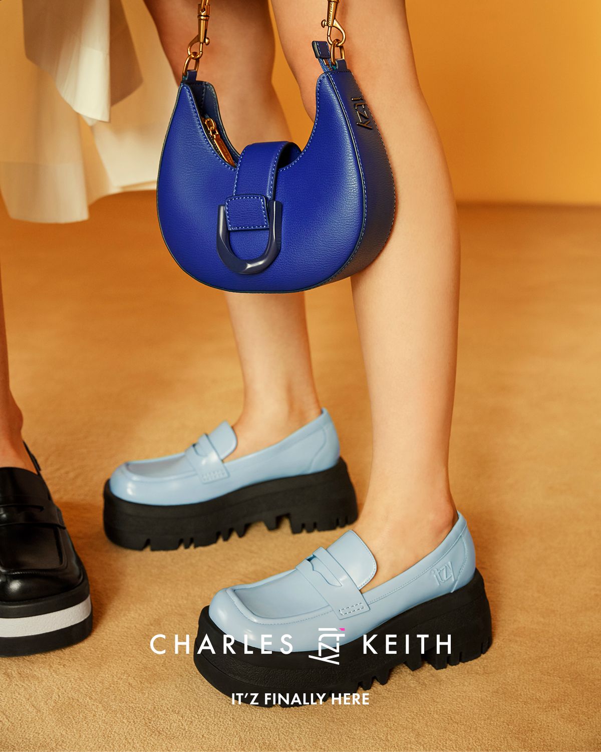 ITZY×CHARLES & KEITH コラボ ローファー チャールズ＆キース