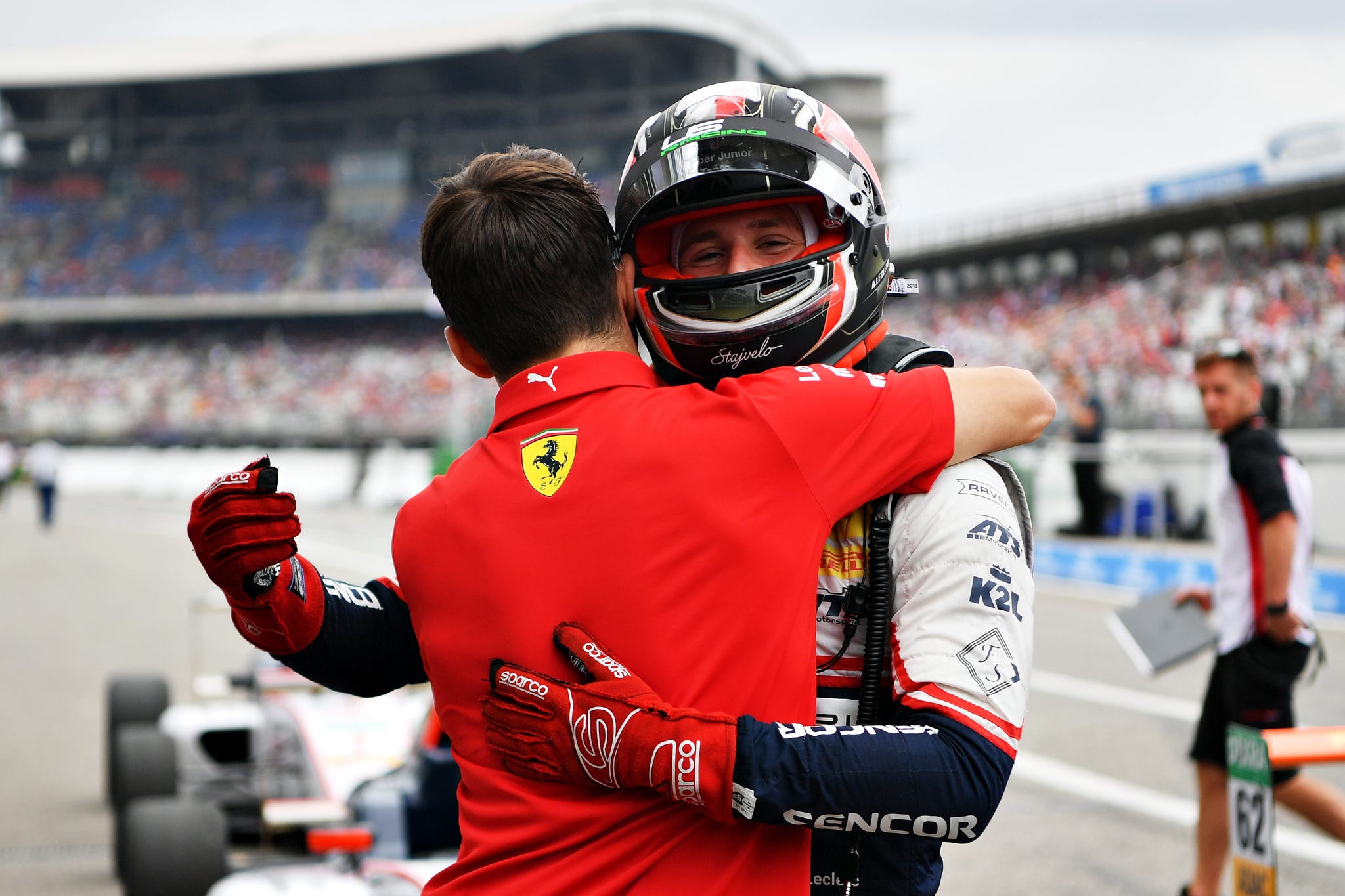 La Scuderia Ferrari ficha al hermano pequeño de Charles Leclerc