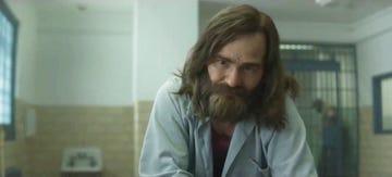 charles manson in mindhunter season 2 trailer netflix