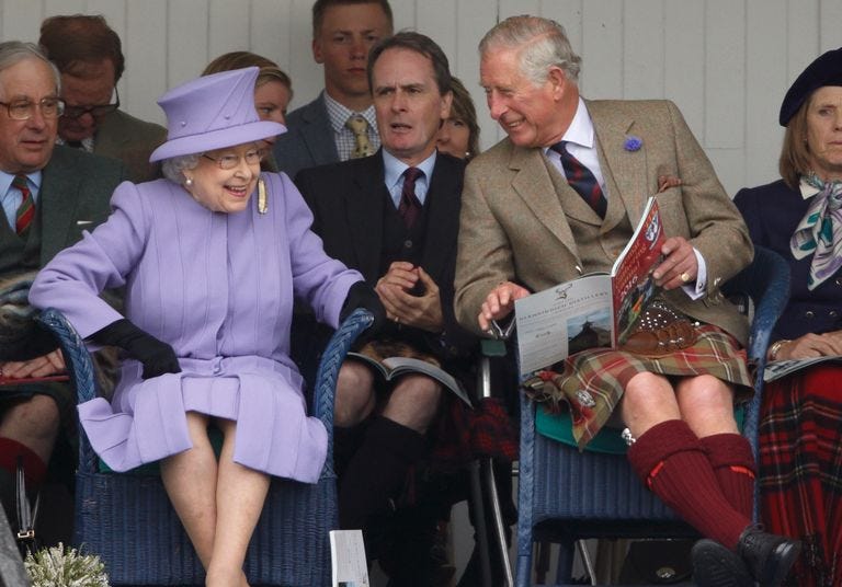 A Rare Look at Queen Elizabeth's Complicated Relationships With Her ...