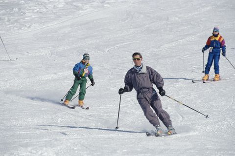 Skier, Ski, Skiing, Snow, Ski Equipment, Piste, Cross-country skiing, Winter sport, Ski pole, Ski cross, 