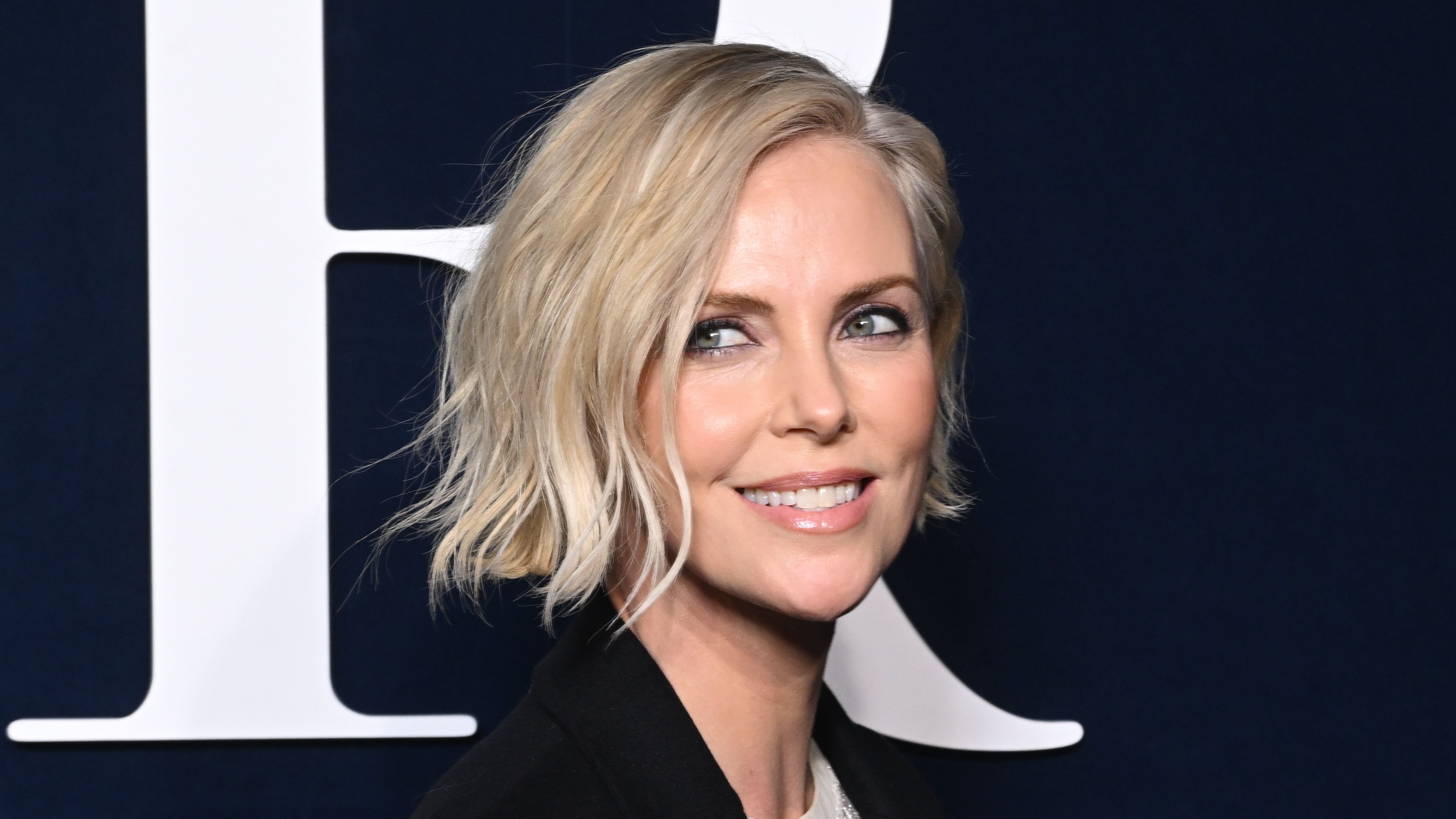 4905px x 2759px - Charlize Theron Went Pantsless On IG, And Her Mile-Long Are Killer