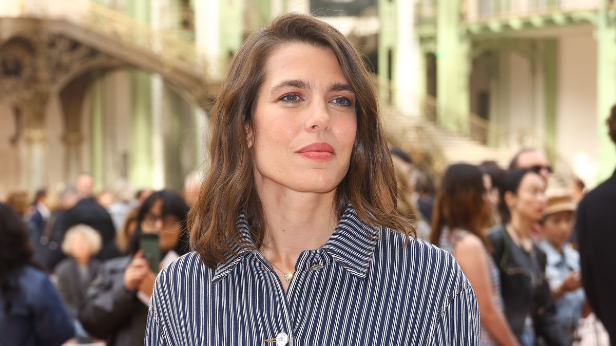 Tra le news su Charlotte Casiraghi, il rossetto corallo autunnale