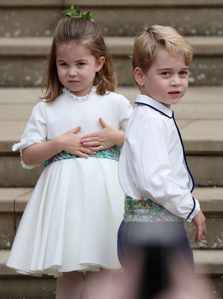 Prins George en Prinses Charlotte bij de royal wedding van Prinses Eugenie