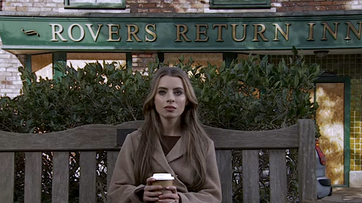 Coronation Street star Charlotte Jordan reveals Daisy's terror over Rovers  Return secret