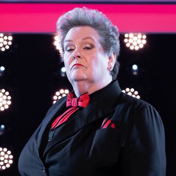 anne hegerty the governess on the set of beat the chasers