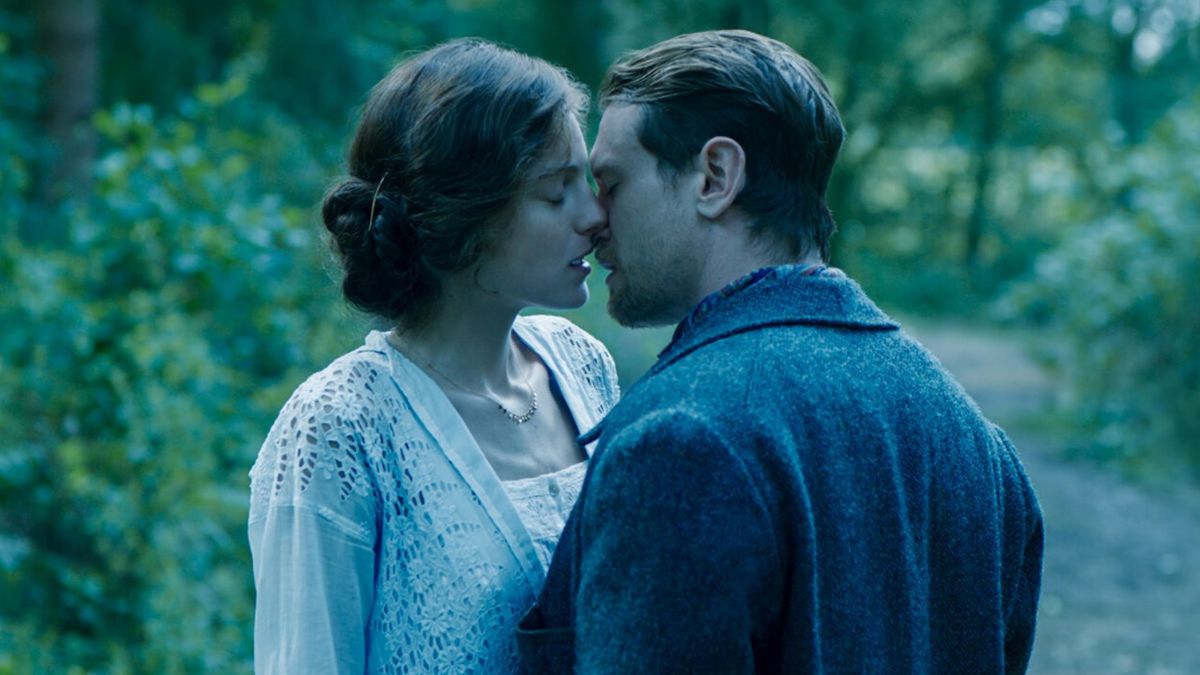 preview for Lady Chatterley's Lover - Official Trailer (Netflix)