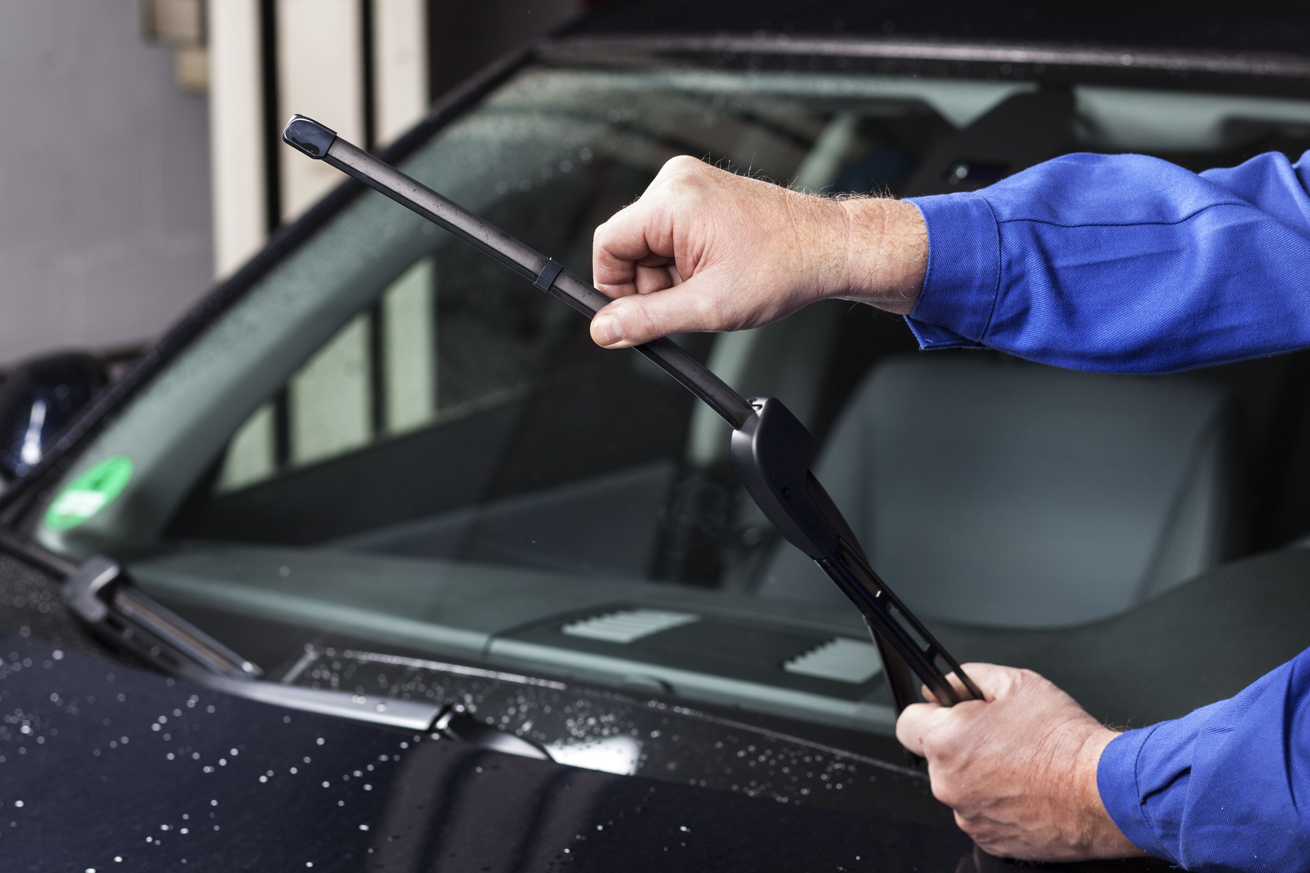 Windshield Washer Fluid Prevents Auto Glass Damage - AIS