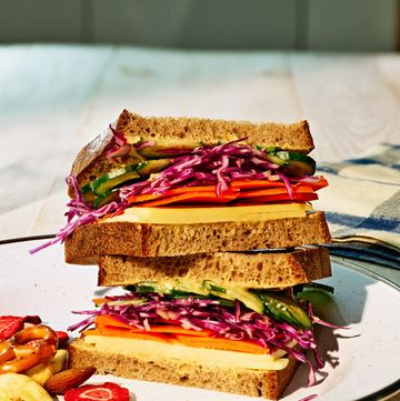 cheddar and veggie sandwiches