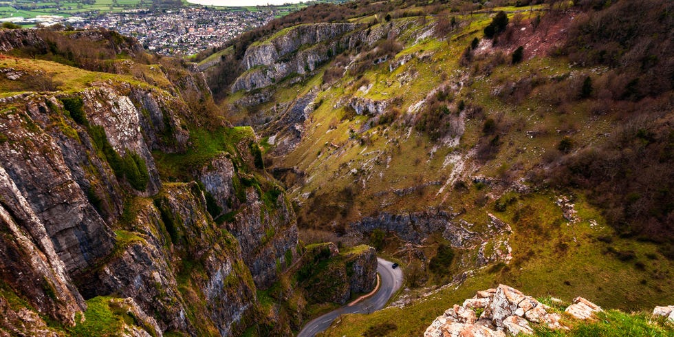 road through cheddar gorge in somerset