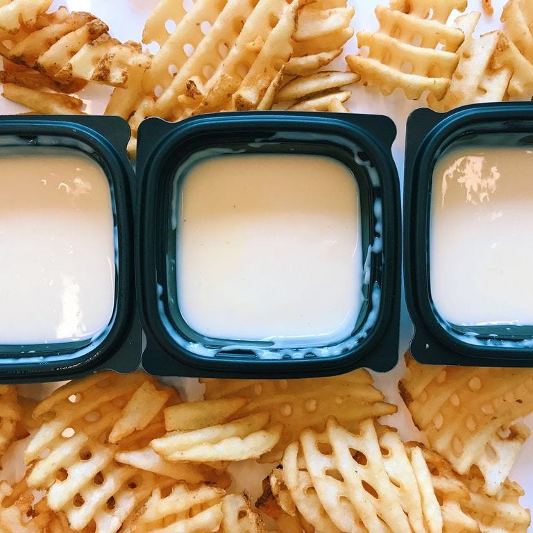 Junk food, Dish, Food, Cuisine, Kids' meal, Fast food, Fried food, Side dish, French fries, Ingredient, 