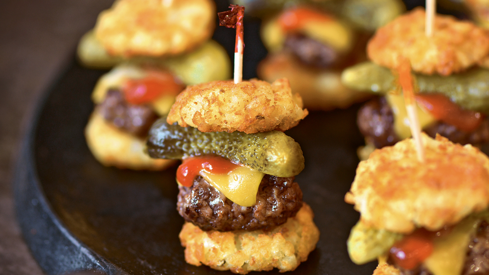 cheeseburger tot sliders
