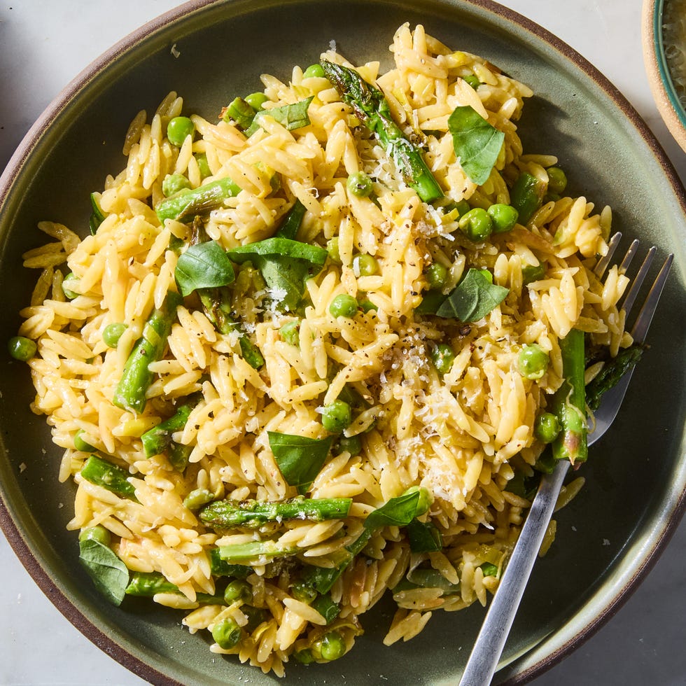 creamy orzo with asparagus